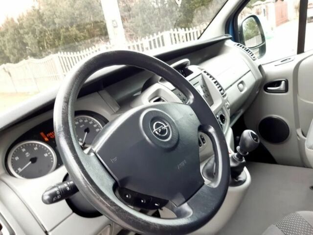 Синий Опель Виваро, объемом двигателя 2.5 л и пробегом 210 тыс. км за 7700 $, фото 15 на Automoto.ua