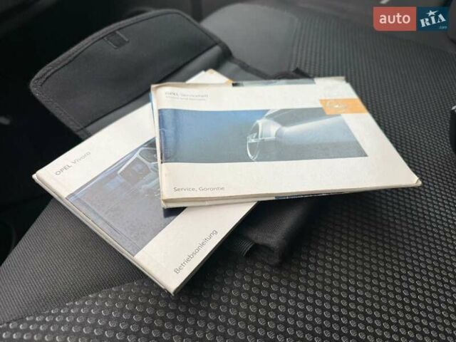 Синій Опель Віваро, об'ємом двигуна 2 л та пробігом 250 тис. км за 12500 $, фото 36 на Automoto.ua