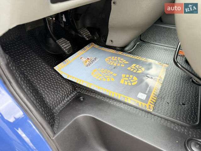 Синий Опель Виваро, объемом двигателя 2 л и пробегом 305 тыс. км за 10999 $, фото 18 на Automoto.ua