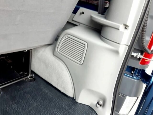 Синий Опель Виваро, объемом двигателя 2.5 л и пробегом 210 тыс. км за 7700 $, фото 14 на Automoto.ua