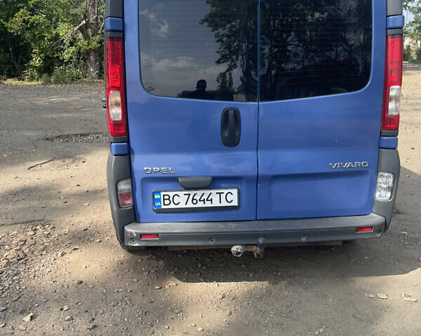 Синій Опель Віваро, об'ємом двигуна 2 л та пробігом 339 тис. км за 8300 $, фото 3 на Automoto.ua