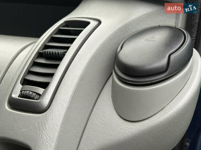 Синій Опель Віваро, об'ємом двигуна 2 л та пробігом 250 тис. км за 11350 $, фото 36 на Automoto.ua