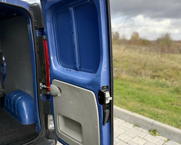 Синий Опель Виваро, объемом двигателя 2 л и пробегом 305 тыс. км за 10999 $, фото 32 на Automoto.ua