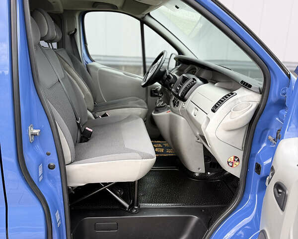 Синий Опель Виваро, объемом двигателя 2 л и пробегом 305 тыс. км за 10999 $, фото 22 на Automoto.ua