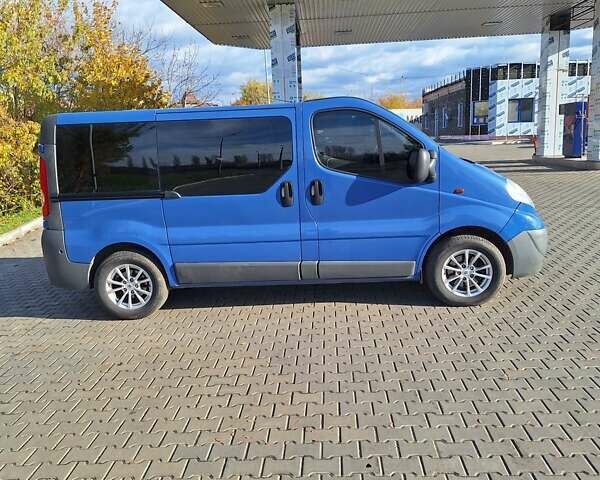 Синий Опель Виваро, объемом двигателя 2 л и пробегом 280 тыс. км за 9500 $, фото 6 на Automoto.ua