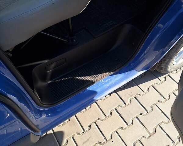 Синий Опель Виваро, объемом двигателя 2 л и пробегом 280 тыс. км за 9500 $, фото 5 на Automoto.ua