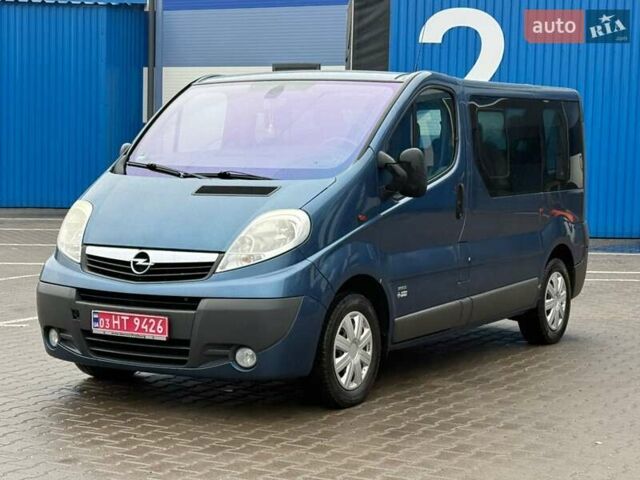 Синій Опель Віваро, об'ємом двигуна 2 л та пробігом 250 тис. км за 12500 $, фото 4 на Automoto.ua