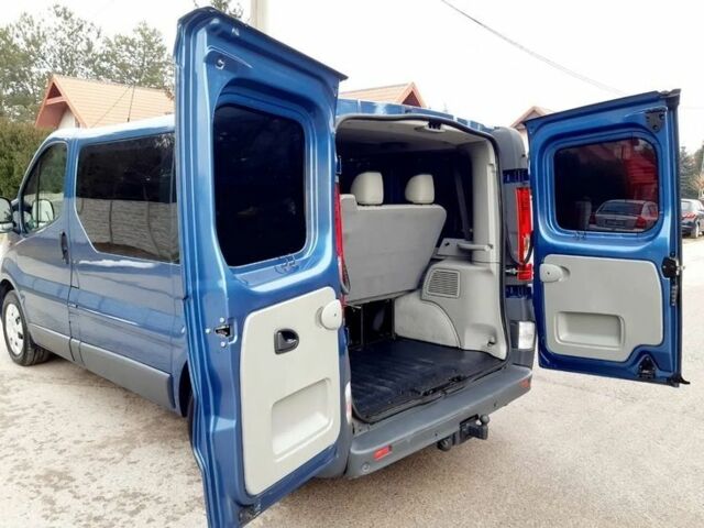 Синий Опель Виваро, объемом двигателя 2.5 л и пробегом 210 тыс. км за 7700 $, фото 7 на Automoto.ua