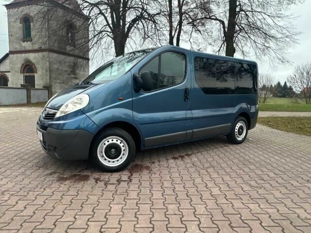 Синий Опель Виваро, объемом двигателя 2 л и пробегом 220 тыс. км за 7200 $, фото 3 на Automoto.ua