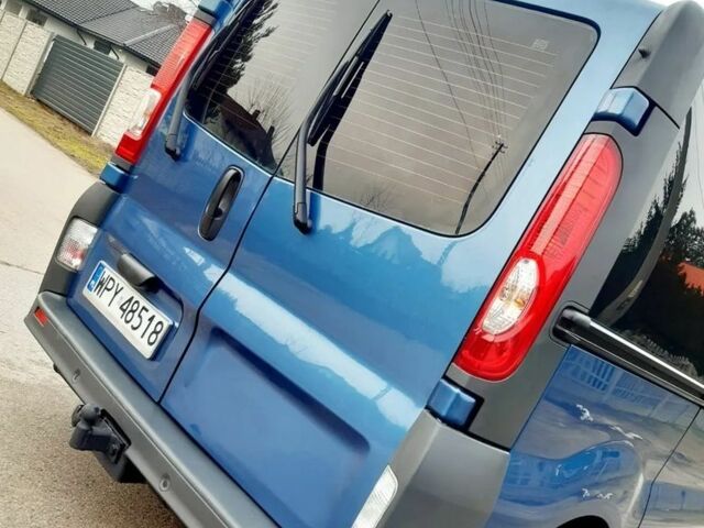 Синий Опель Виваро, объемом двигателя 2.5 л и пробегом 210 тыс. км за 7700 $, фото 1 на Automoto.ua