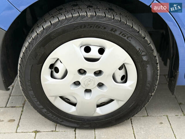 Синий Опель Виваро, объемом двигателя 2 л и пробегом 305 тыс. км за 10999 $, фото 11 на Automoto.ua