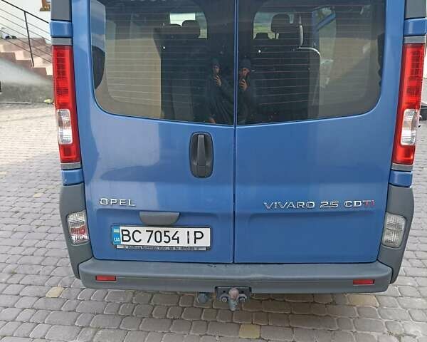 Синий Опель Виваро, объемом двигателя 2.5 л и пробегом 400 тыс. км за 11000 $, фото 7 на Automoto.ua