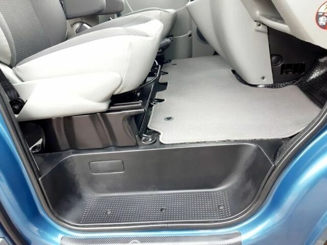 Синий Опель Виваро, объемом двигателя 2.5 л и пробегом 210 тыс. км за 7700 $, фото 19 на Automoto.ua