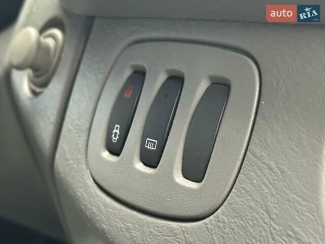 Синій Опель Віваро, об'ємом двигуна 2 л та пробігом 250 тис. км за 12500 $, фото 34 на Automoto.ua