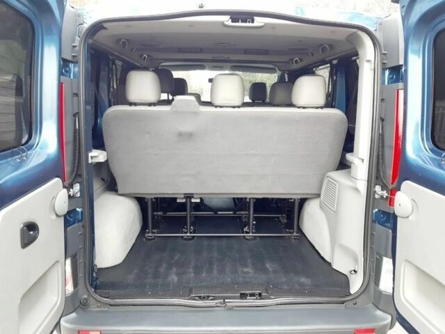 Синий Опель Виваро, объемом двигателя 2.5 л и пробегом 210 тыс. км за 7700 $, фото 17 на Automoto.ua