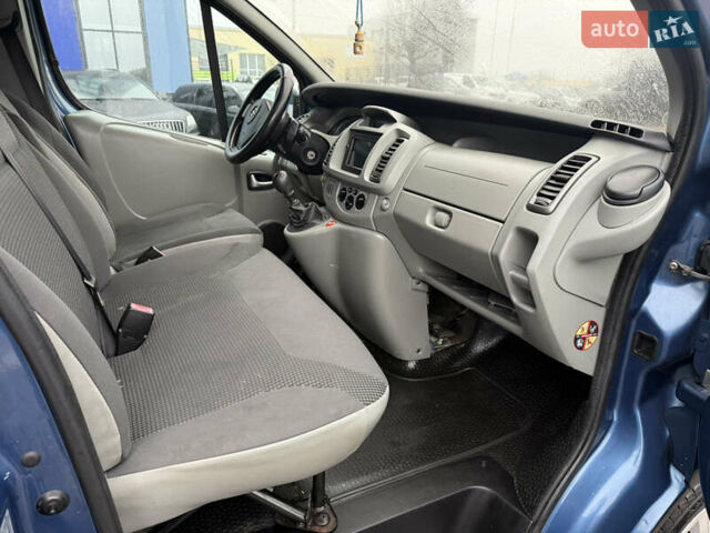 Синій Опель Віваро, об'ємом двигуна 2 л та пробігом 250 тис. км за 11350 $, фото 34 на Automoto.ua