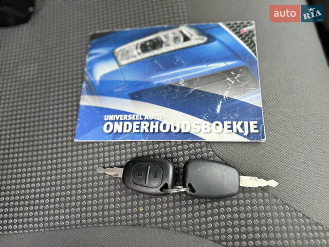 Синий Опель Виваро, объемом двигателя 2 л и пробегом 305 тыс. км за 10999 $, фото 27 на Automoto.ua