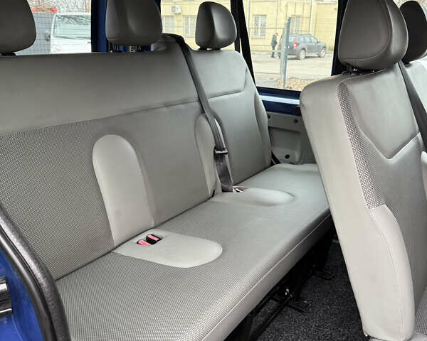 Синий Опель Виваро, объемом двигателя 2.5 л и пробегом 247 тыс. км за 15200 $, фото 19 на Automoto.ua