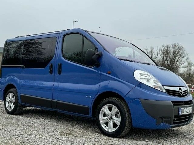 Синій Опель Віваро, об'ємом двигуна 2 л та пробігом 196 тис. км за 7800 $, фото 10 на Automoto.ua