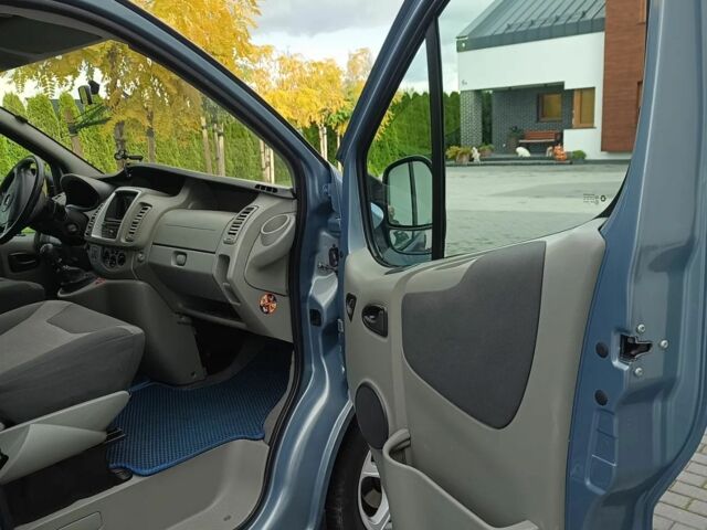 Синій Опель Віваро, об'ємом двигуна 2 л та пробігом 215 тис. км за 11050 $, фото 8 на Automoto.ua