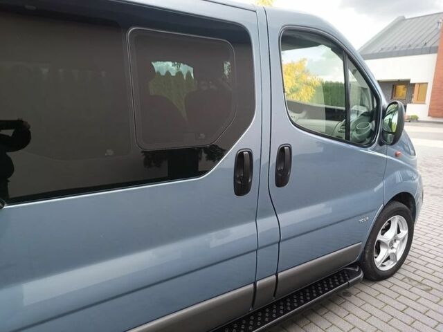 Синий Опель Виваро, объемом двигателя 2 л и пробегом 215 тыс. км за 7800 $, фото 5 на Automoto.ua