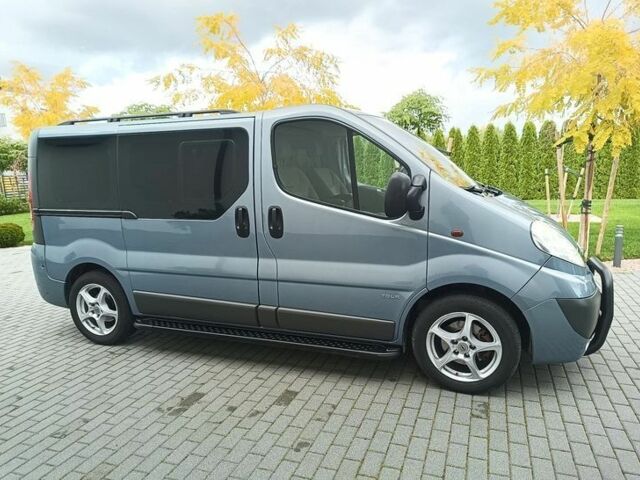 Синий Опель Виваро, объемом двигателя 2 л и пробегом 215 тыс. км за 7800 $, фото 4 на Automoto.ua