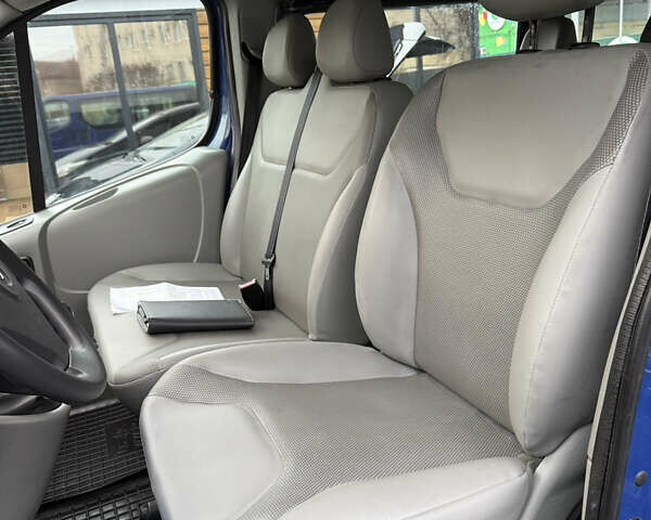 Синий Опель Виваро, объемом двигателя 2.5 л и пробегом 247 тыс. км за 15200 $, фото 7 на Automoto.ua