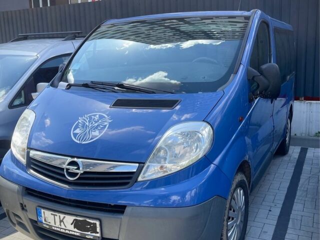 Синий Опель Виваро, объемом двигателя 2 л и пробегом 397 тыс. км за 5000 $, фото 1 на Automoto.ua