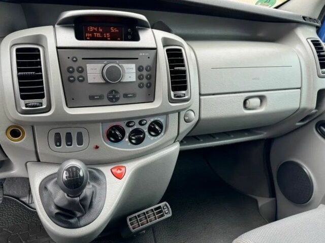 Синій Опель Віваро, об'ємом двигуна 2 л та пробігом 196 тис. км за 7800 $, фото 13 на Automoto.ua