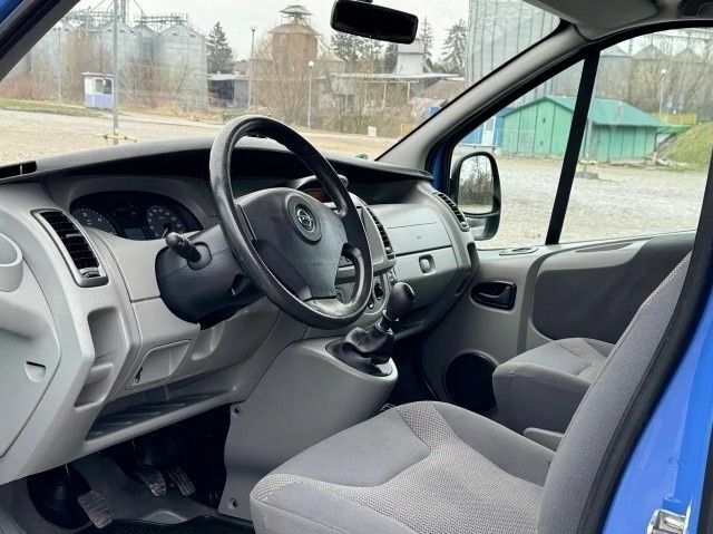 Синій Опель Віваро, об'ємом двигуна 2 л та пробігом 196 тис. км за 7800 $, фото 19 на Automoto.ua