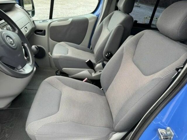 Синій Опель Віваро, об'ємом двигуна 2 л та пробігом 196 тис. км за 7800 $, фото 23 на Automoto.ua