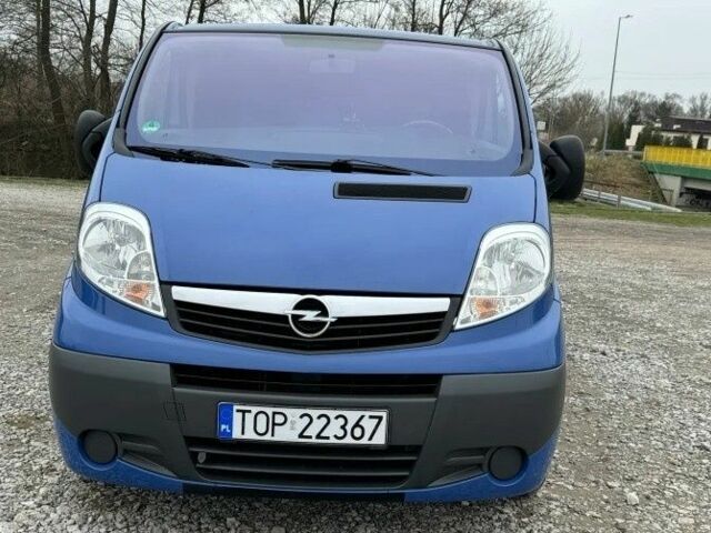 Синій Опель Віваро, об'ємом двигуна 2 л та пробігом 196 тис. км за 7800 $, фото 2 на Automoto.ua