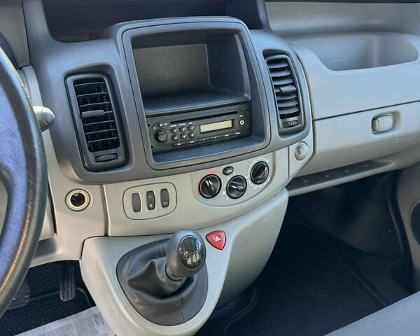 Опель Віваро 2011 у Івано-Франківську на Automoto.ua Синій Опель Віваро, об'ємом двигуна 2 л та пробігом 96 тис. км за 13400 $, фото 17 на Automoto.ua