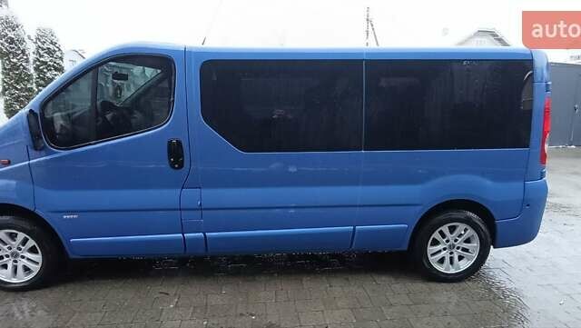 Синій Опель Віваро, об'ємом двигуна 2 л та пробігом 211 тис. км за 13500 $, фото 4 на Automoto.ua