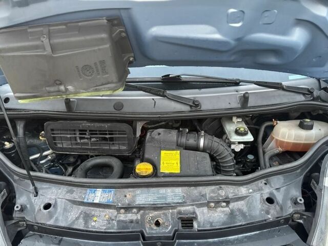 Синий Опель Виваро, объемом двигателя 2 л и пробегом 260 тыс. км за 8000 $, фото 12 на Automoto.ua