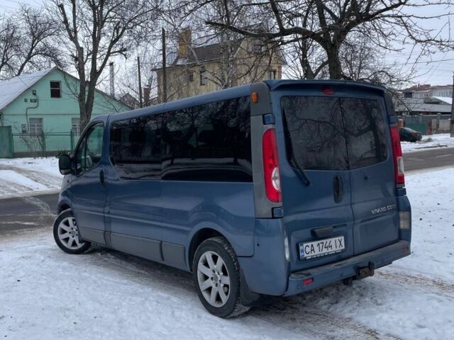 Синій Опель Віваро, об'ємом двигуна 2 л та пробігом 45 тис. км за 10900 $, фото 4 на Automoto.ua
