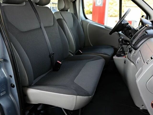 Синий Опель Виваро, объемом двигателя 2 л и пробегом 175 тыс. км за 7800 $, фото 13 на Automoto.ua