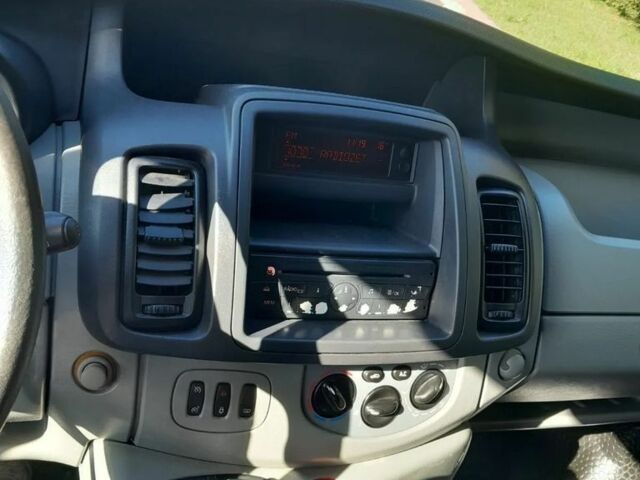 Синий Опель Виваро, объемом двигателя 1.6 л и пробегом 220 тыс. км за 8600 $, фото 13 на Automoto.ua