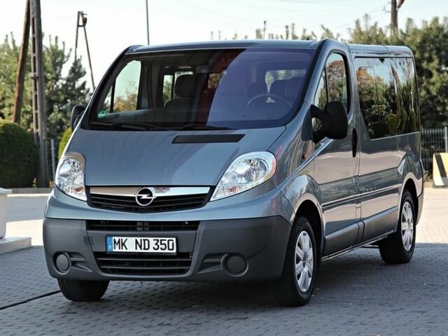 Синий Опель Виваро, объемом двигателя 2 л и пробегом 175 тыс. км за 7800 $, фото 2 на Automoto.ua
