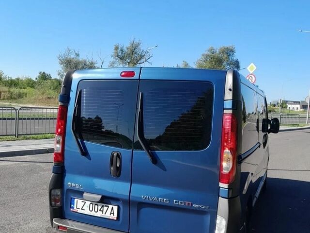 Синий Опель Виваро, объемом двигателя 1.6 л и пробегом 220 тыс. км за 8600 $, фото 9 на Automoto.ua