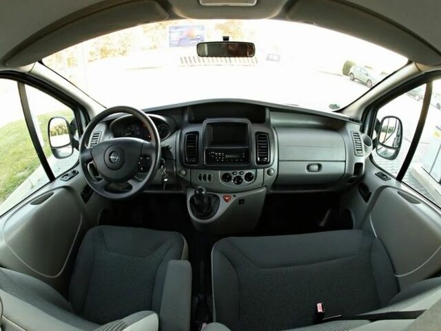 Синий Опель Виваро, объемом двигателя 2 л и пробегом 175 тыс. км за 7800 $, фото 6 на Automoto.ua