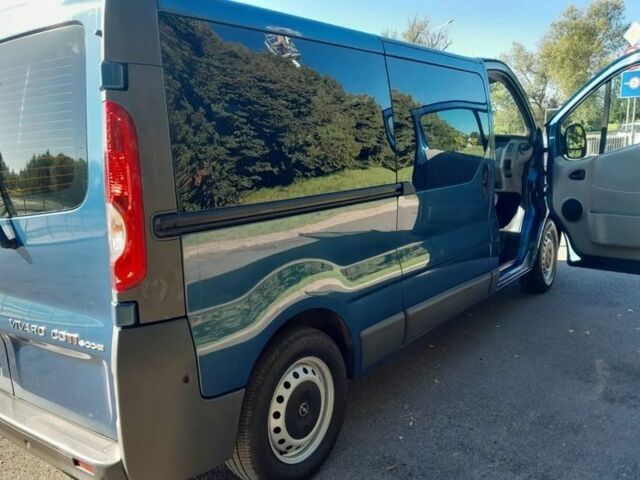 Синий Опель Виваро, объемом двигателя 1.6 л и пробегом 220 тыс. км за 8600 $, фото 4 на Automoto.ua