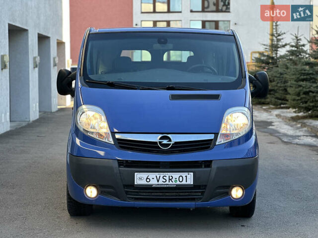 Синий Опель Виваро, объемом двигателя 2 л и пробегом 248 тыс. км за 12500 $, фото 2 на Automoto.ua