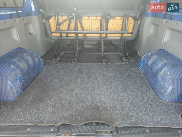 Синий Опель Виваро, объемом двигателя 2 л и пробегом 520 тыс. км за 14900 $, фото 10 на Automoto.ua