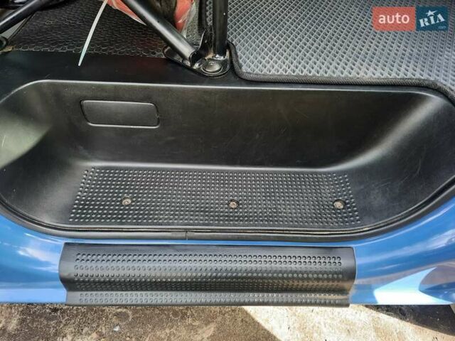 Синий Опель Виваро, объемом двигателя 2 л и пробегом 520 тыс. км за 14900 $, фото 12 на Automoto.ua