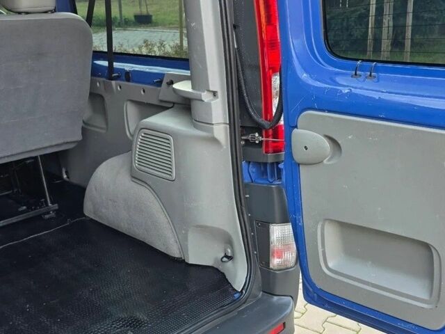 Синий Опель Виваро, объемом двигателя 2 л и пробегом 244 тыс. км за 7700 $, фото 11 на Automoto.ua