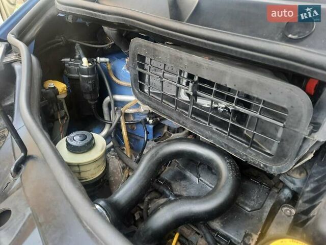 Синий Опель Виваро, объемом двигателя 2 л и пробегом 520 тыс. км за 14900 $, фото 17 на Automoto.ua