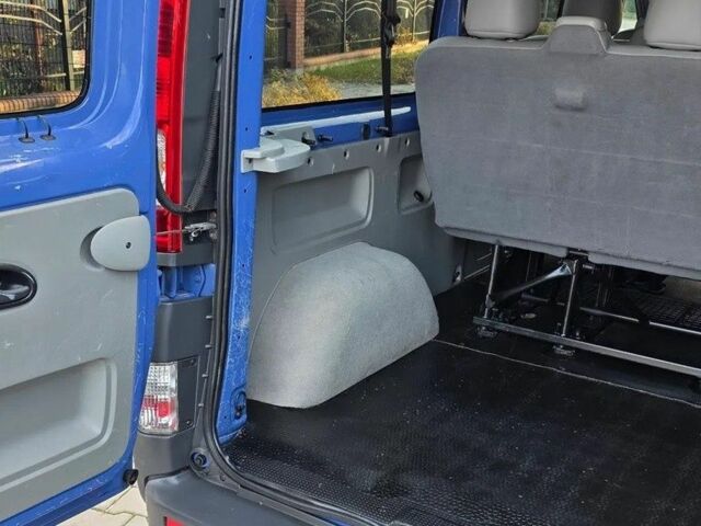 Синий Опель Виваро, объемом двигателя 2 л и пробегом 245 тыс. км за 8200 $, фото 18 на Automoto.ua