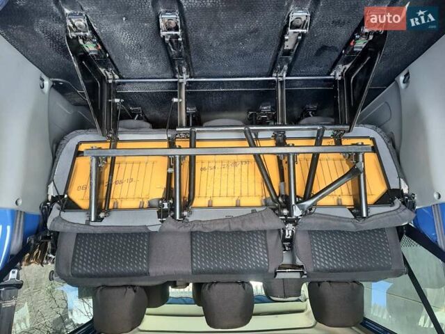 Синий Опель Виваро, объемом двигателя 2 л и пробегом 520 тыс. км за 14900 $, фото 9 на Automoto.ua