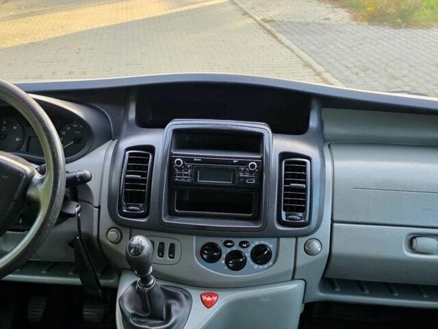 Синий Опель Виваро, объемом двигателя 2 л и пробегом 244 тыс. км за 7700 $, фото 10 на Automoto.ua